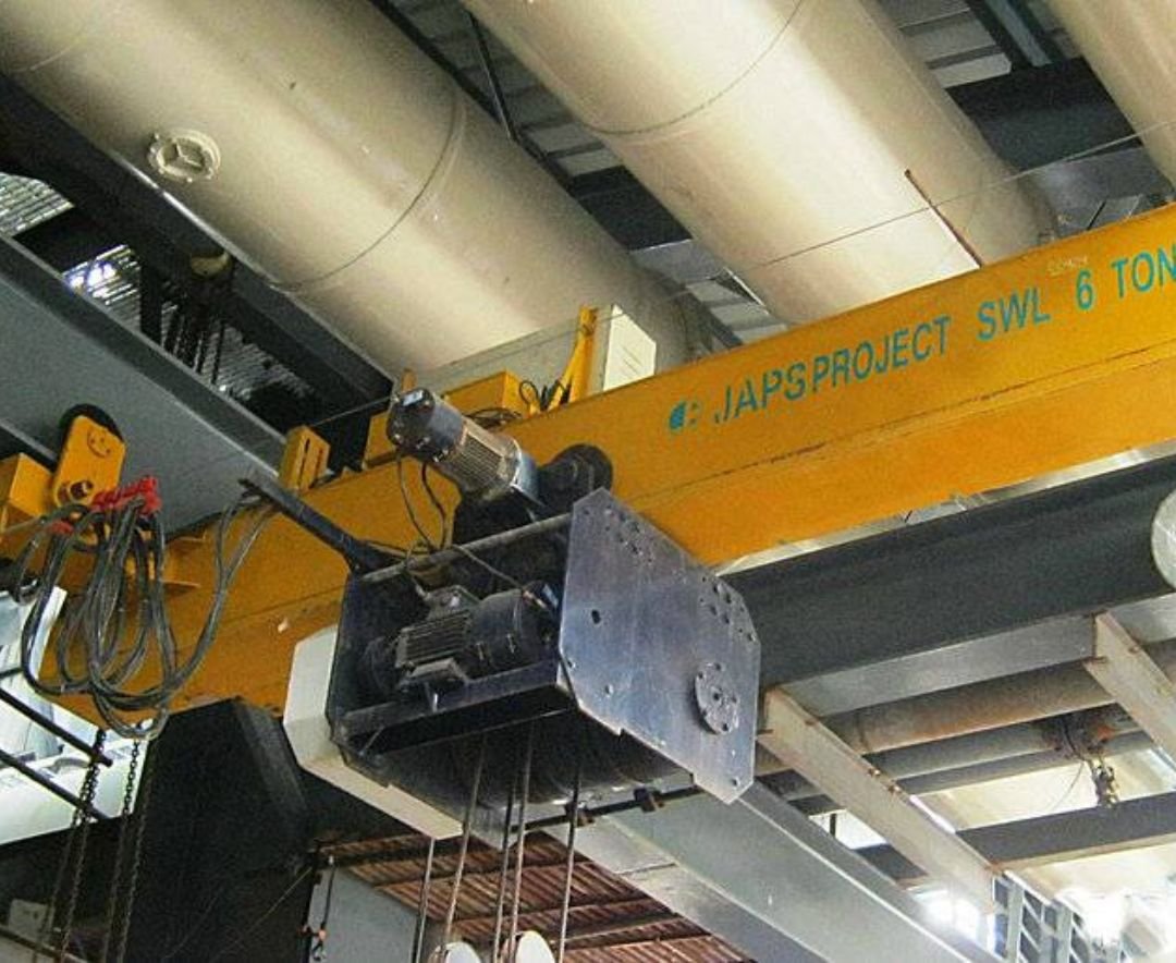 Under Slug Crane